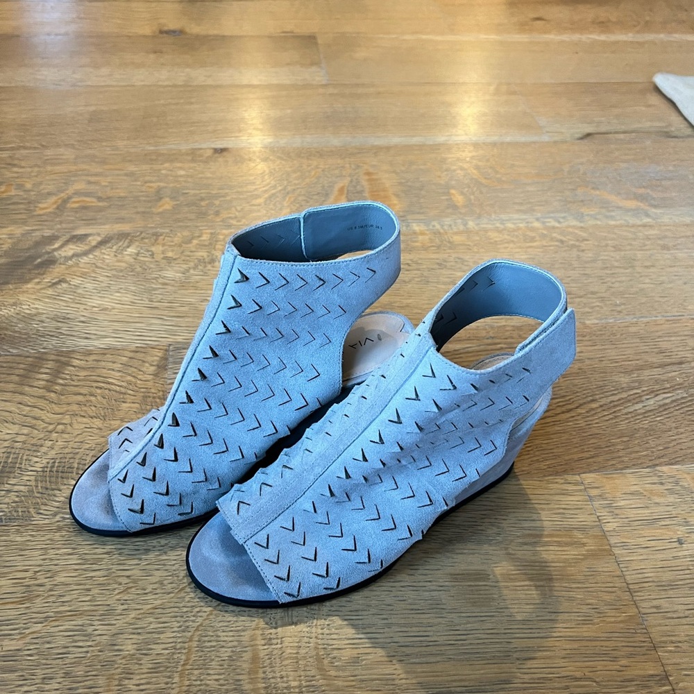 Grey Sandal Boots!